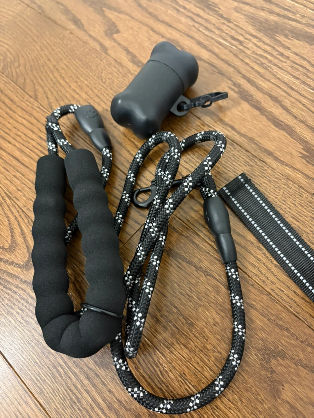 Black Dog Harness with Leash and Poop Bag Dispenser - Size M - photo 3