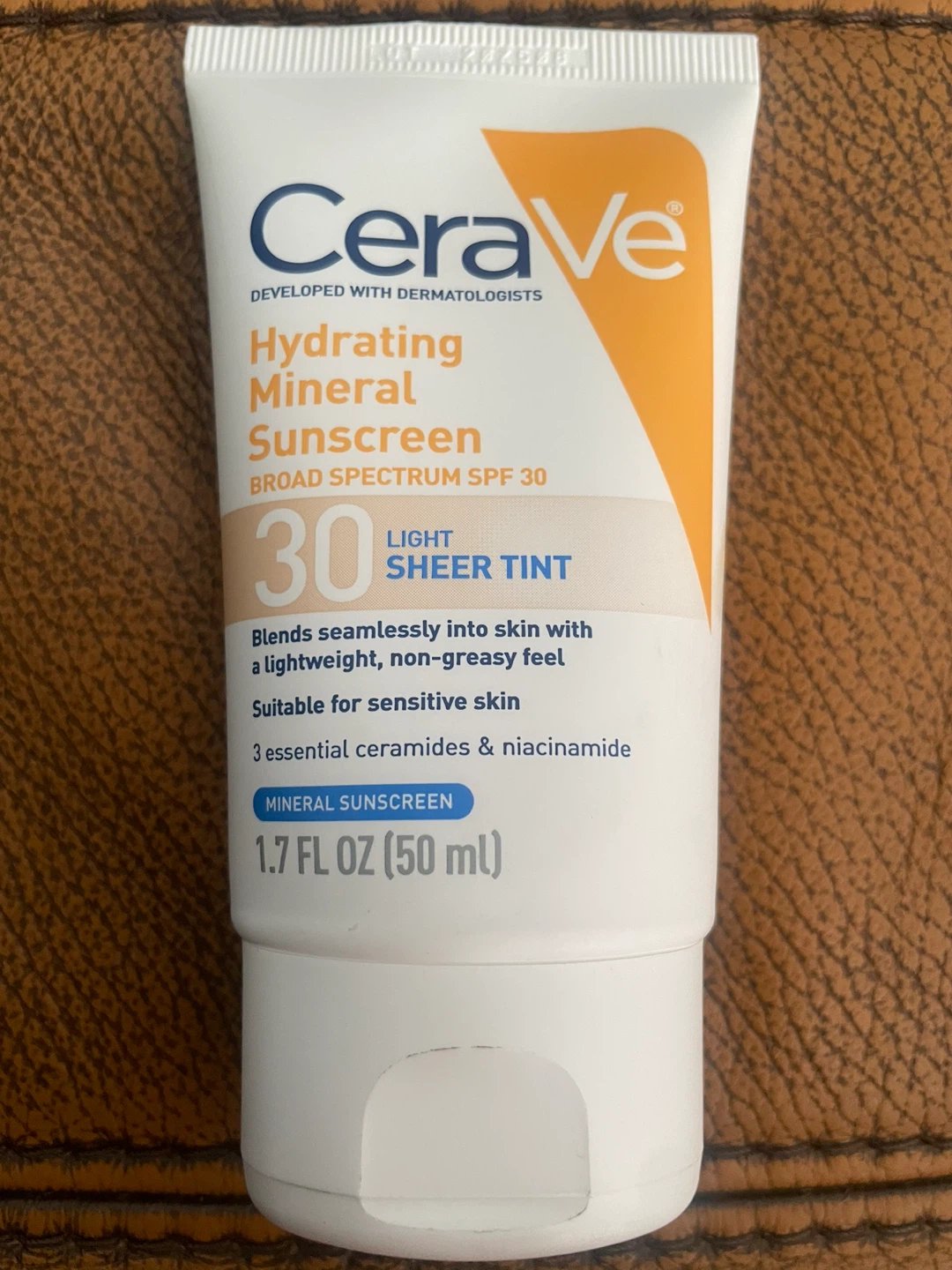 CeraVe Hydrating Mineral Sunscreen Sheer Tint SPF 30 50ml