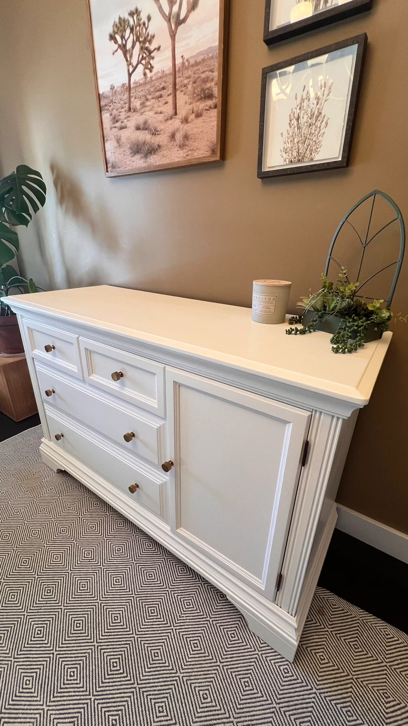 Modern Farmhouse White Sideboard / Dresser – Fully Restored - photo 3