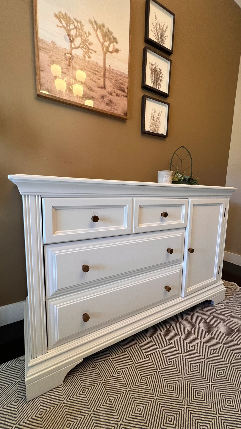 Modern Farmhouse White Sideboard / Dresser – Fully Restored - photo 2