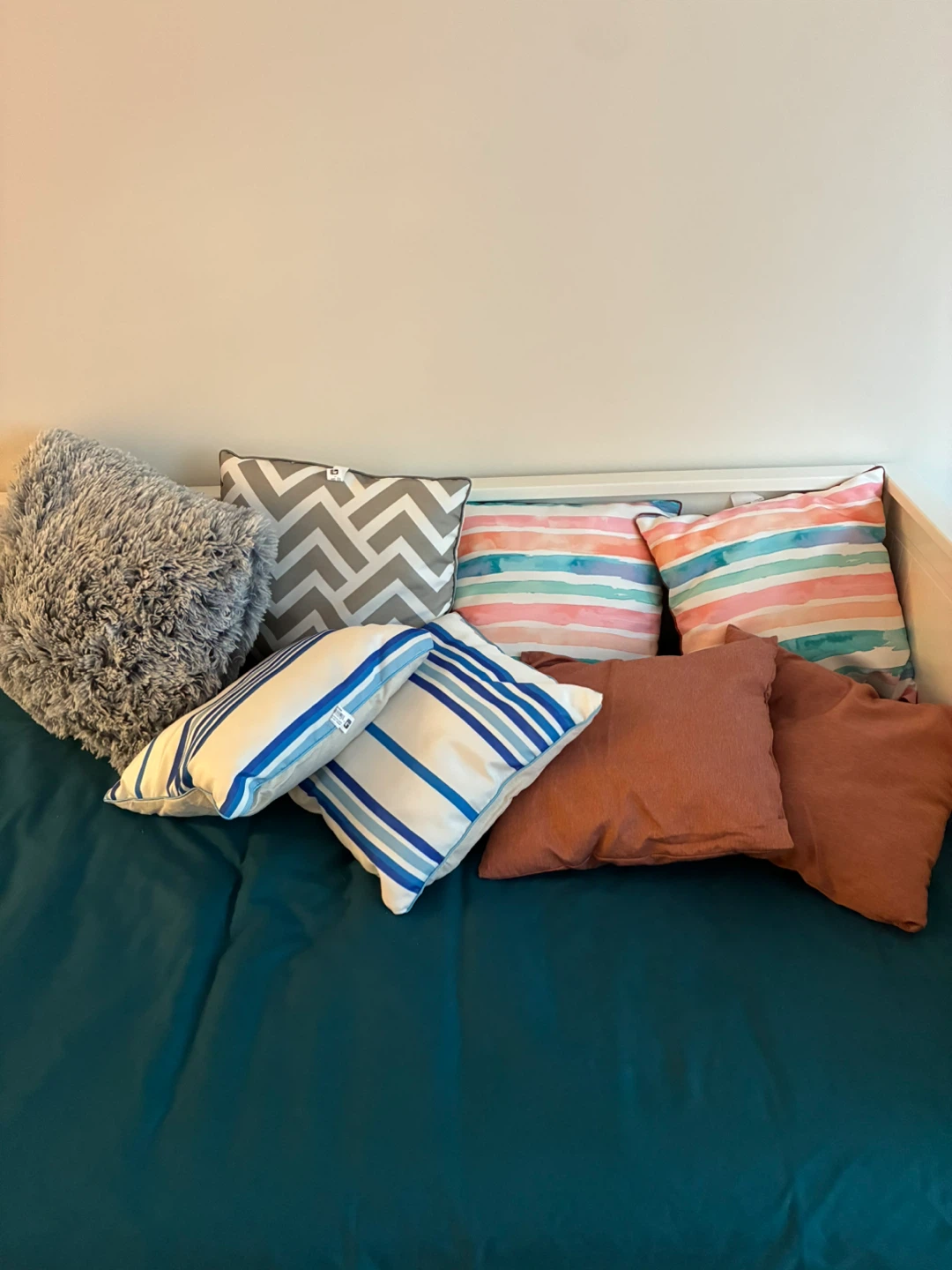 8 Assorted Decorative Throw Pillows Set