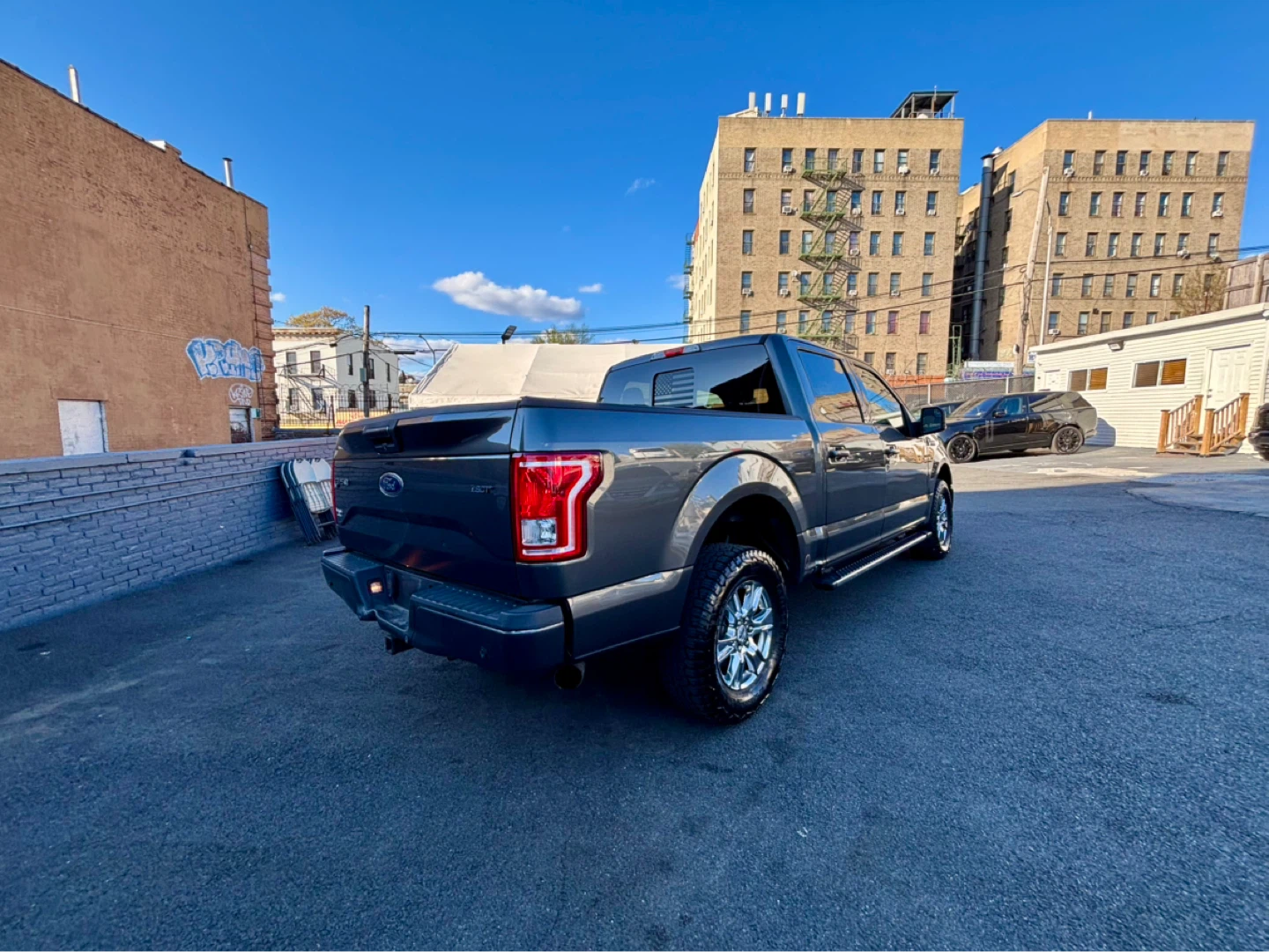 2016 Ford F-150 Lariat Crew Cab 4x4 - photo 3