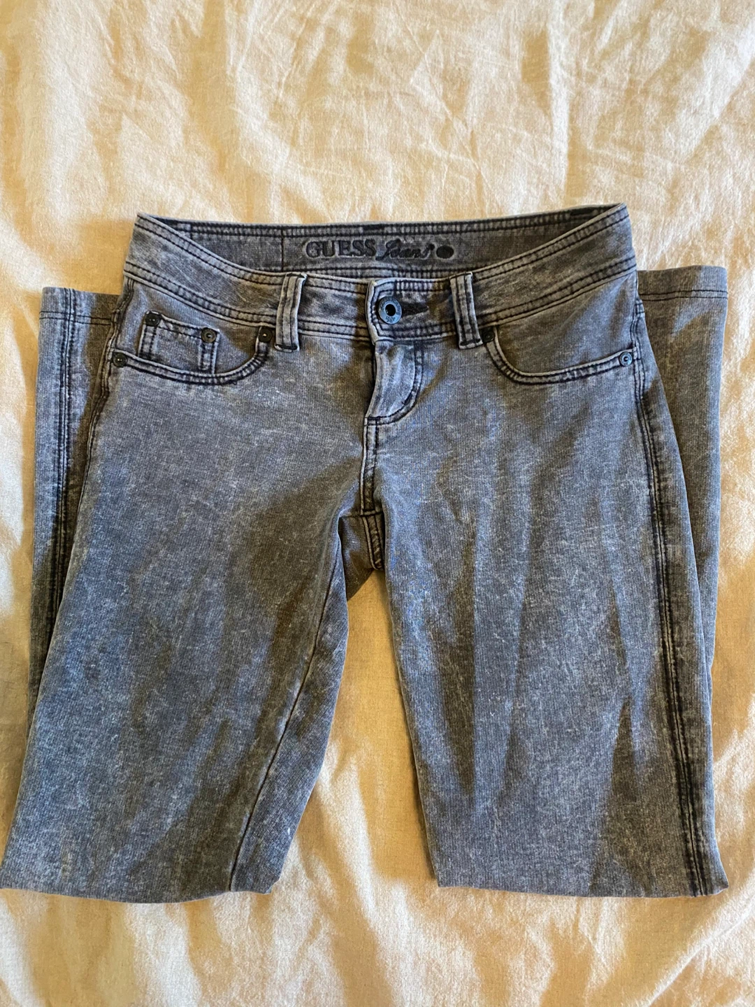 GUESS LOW RISE