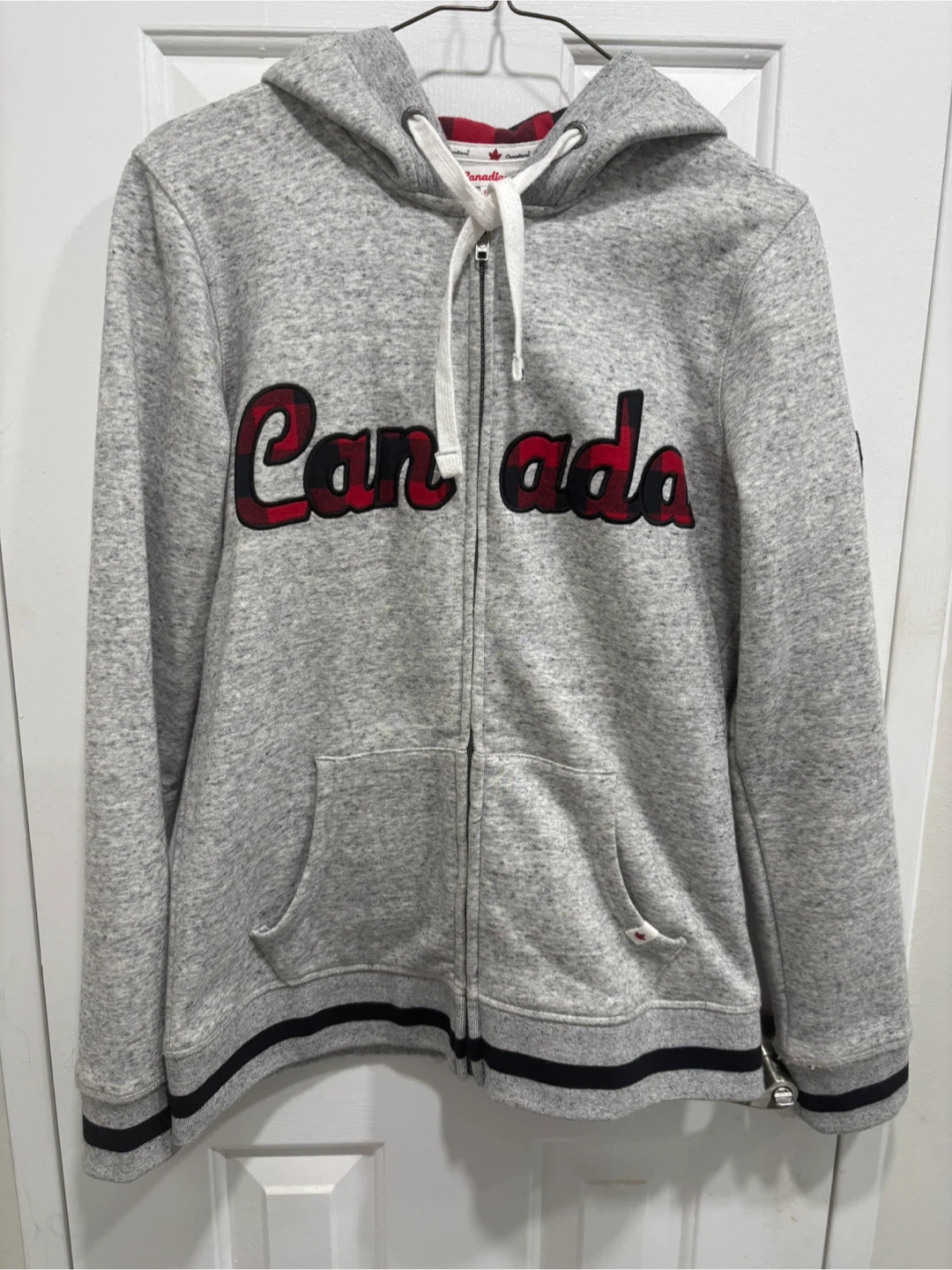 Women’s Canadiana Grey Zip-Up Canada Hoodie Size S/P