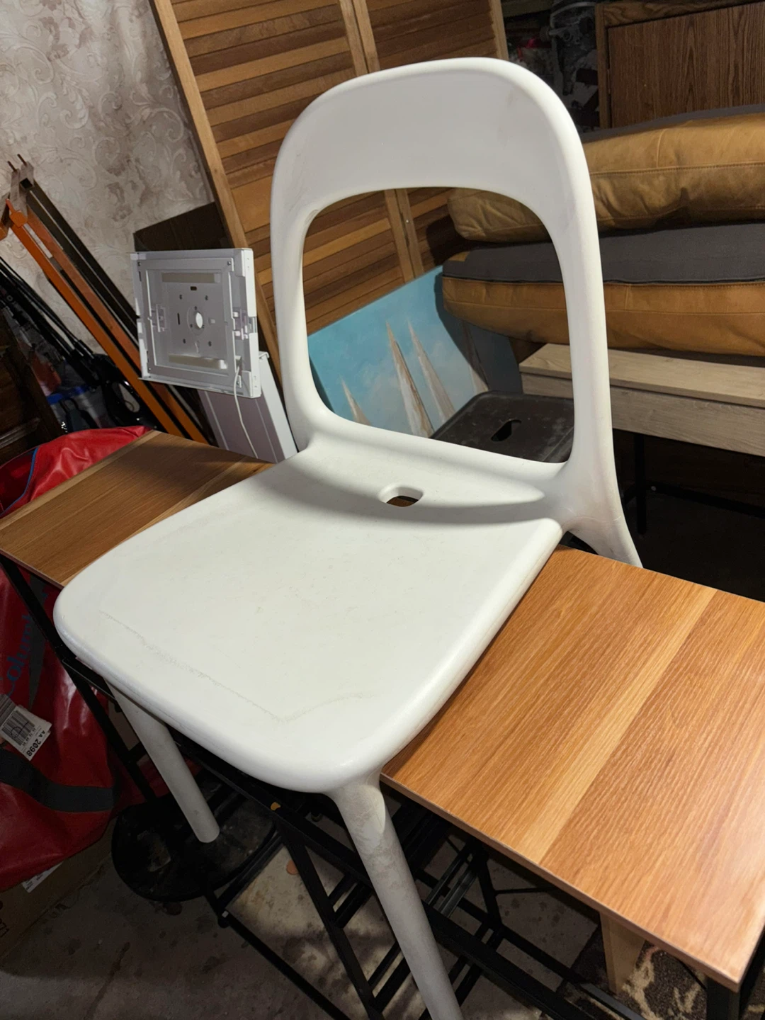White Plastic Chair - photo 4