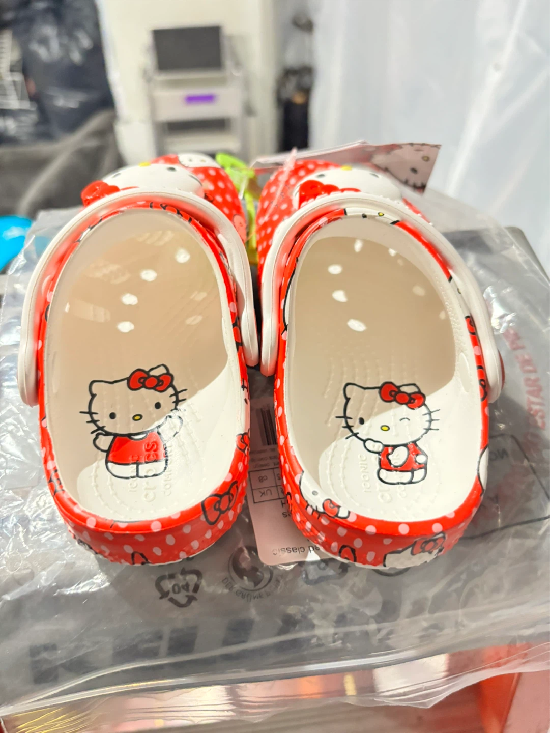 Crocs Hello Kitty Red Polka Dot Clogs size C5 & C8 available - photo 4