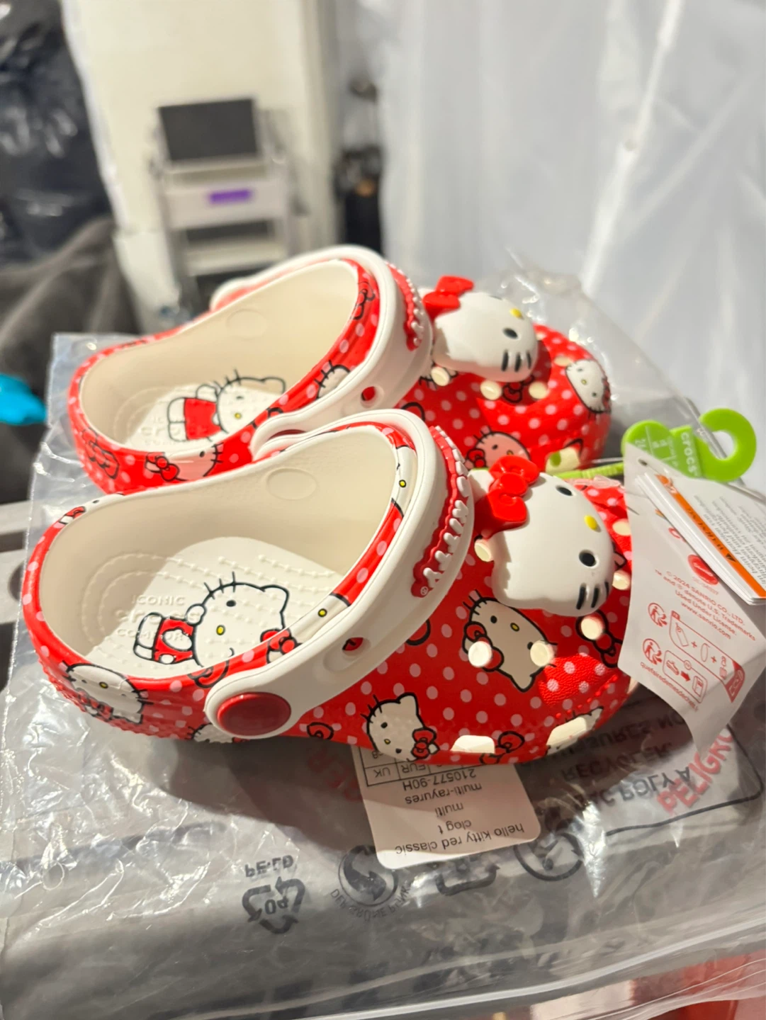 Crocs Hello Kitty Red Polka Dot Clogs size C5 & C8 available - photo 5