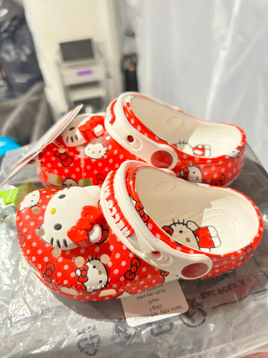 Crocs Hello Kitty Red Polka Dot Clogs size C5 & C8 available - photo 3