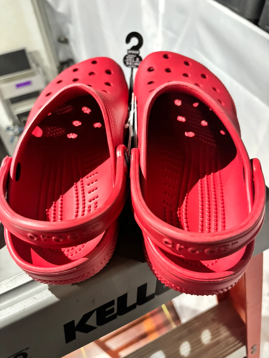 Red Crocs Size US Men 7 / Women 9 - photo 4
