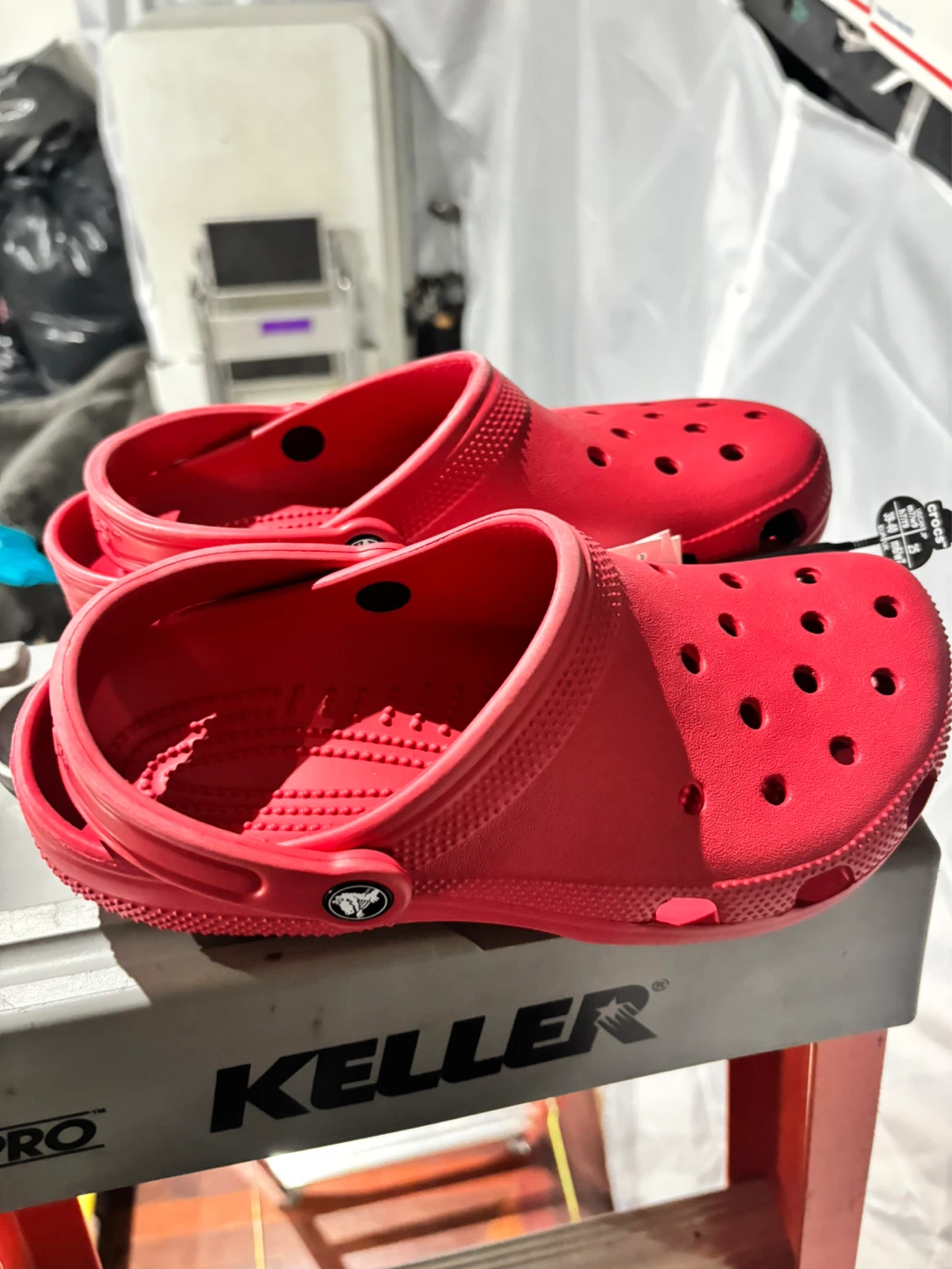 Red Crocs Size US Men 7 / Women 9 - photo 2