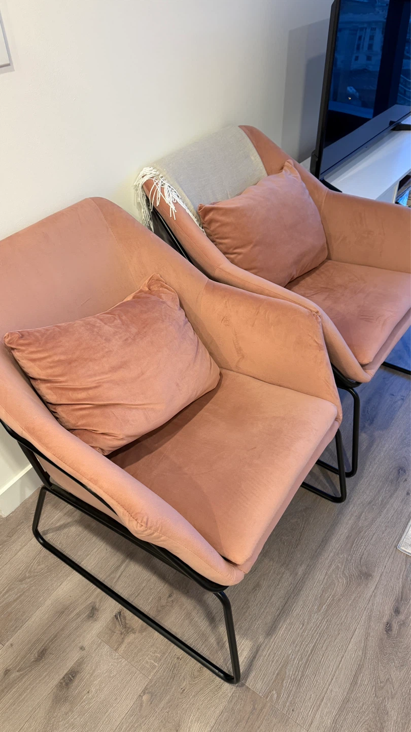 Super comfy Pink Velvet Armchair