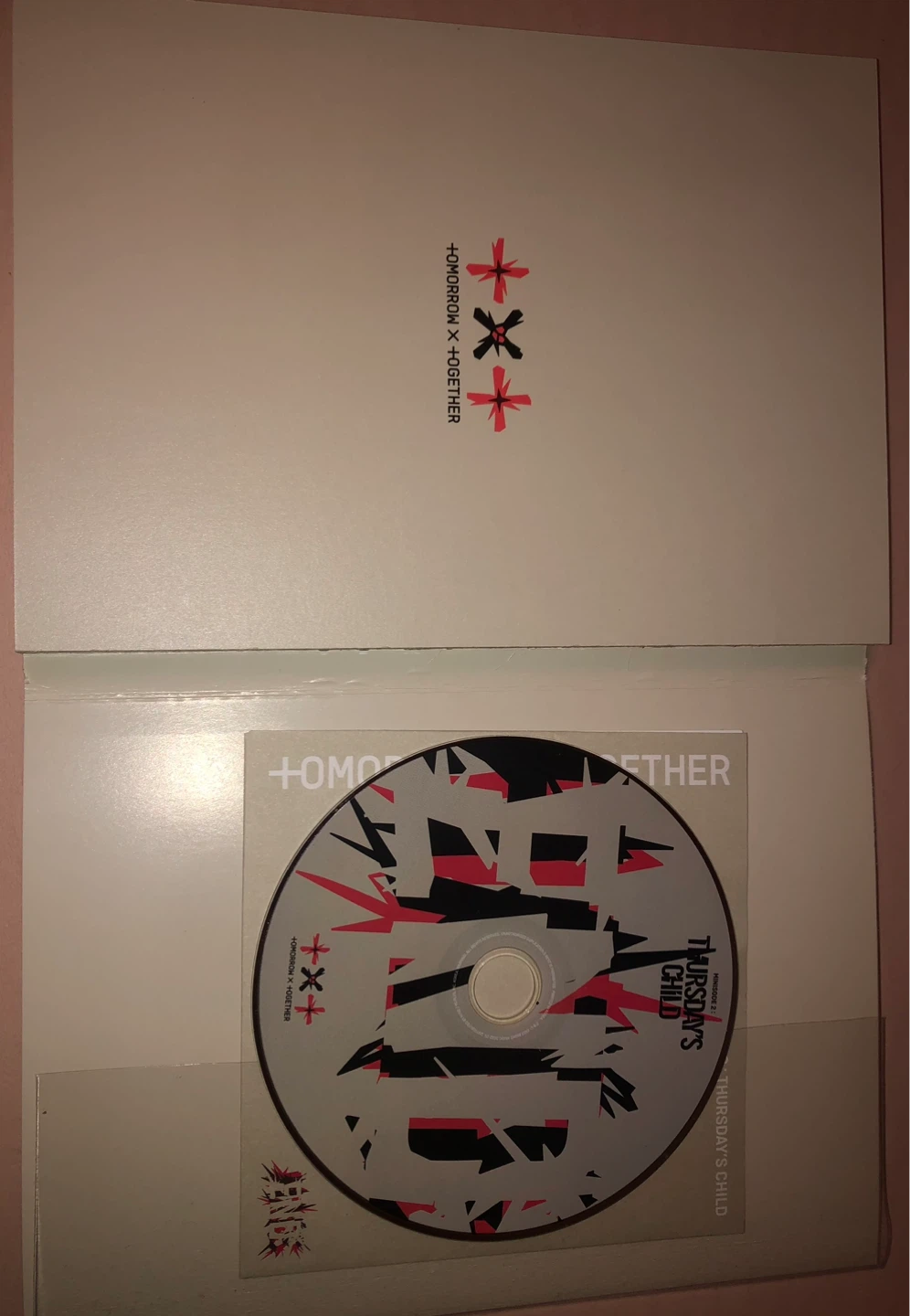 TOMORROW X TOGETHER (TXT) - MINISODE 2: THURSDAY'S CHILD - photo 2