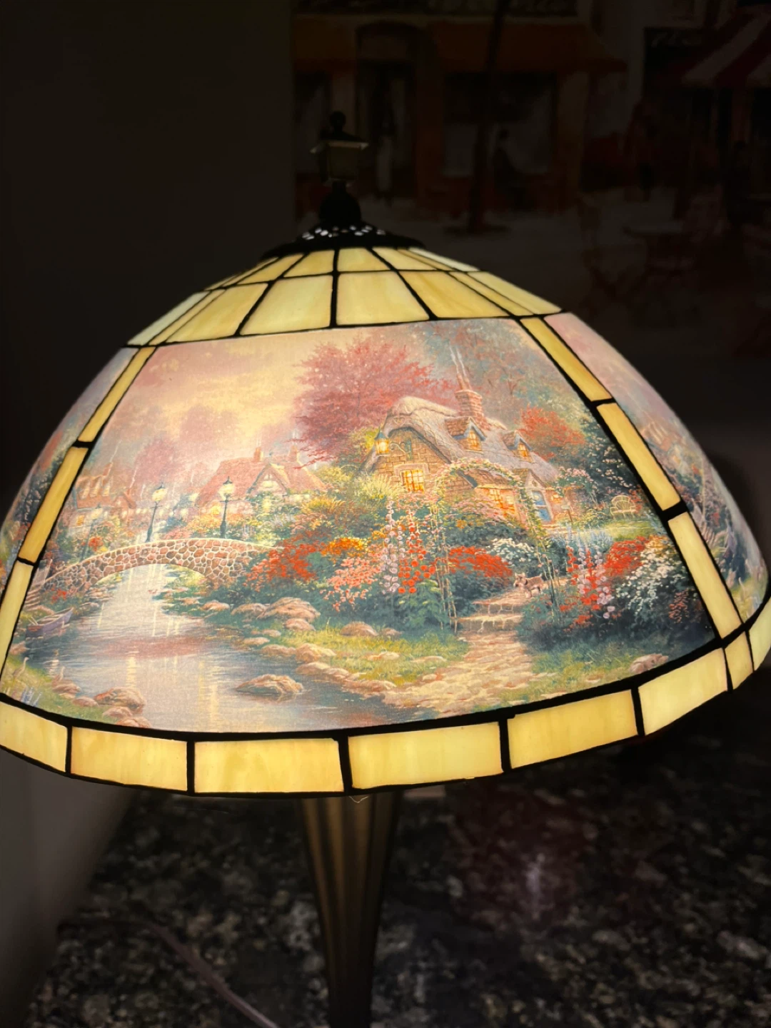 Stained Glass Table Lamp with Village Scene - photo 3
