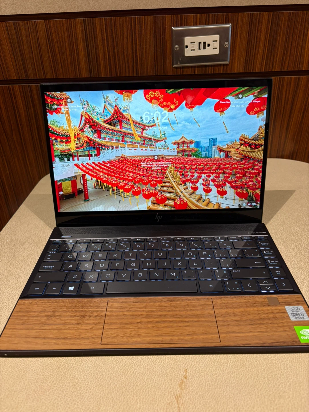HP Envy 13 Wood Edition Laptop - photo 3