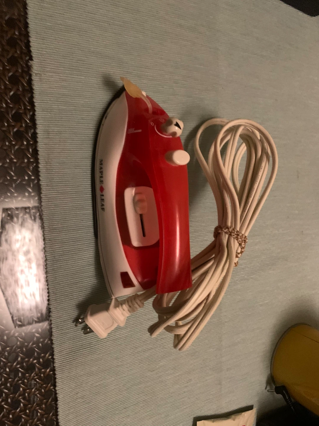 Maple Leaf Travel Iron