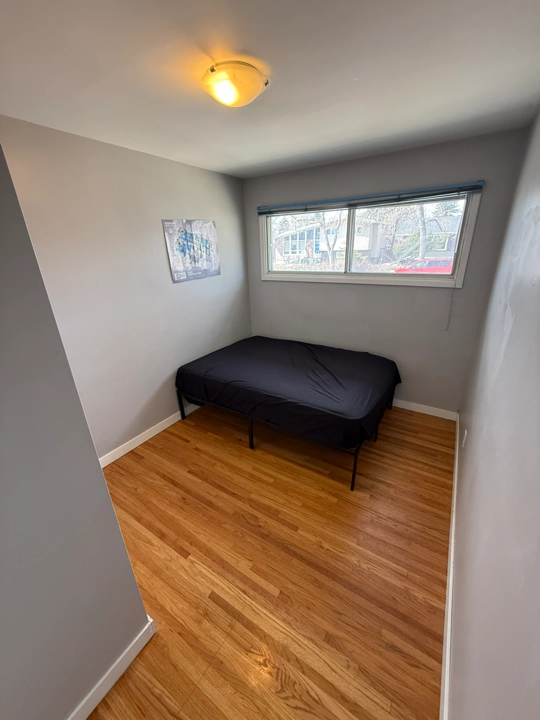 1 Room for rent Near UofC and Train Station