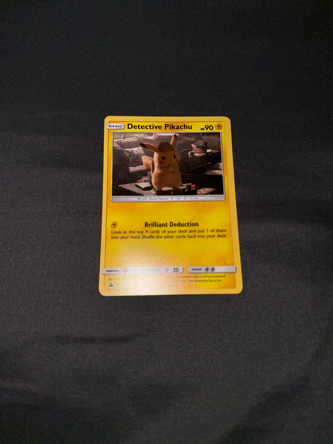 Detective Pikachu Pokemon Card