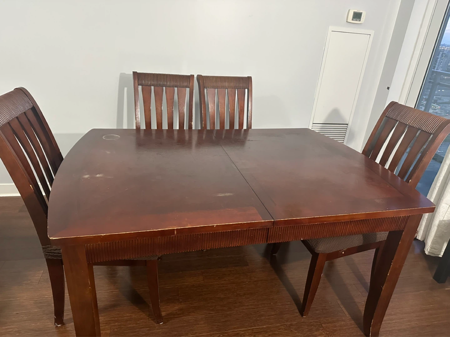 Solid Wood Dining Table + 4 chairs - photo 2