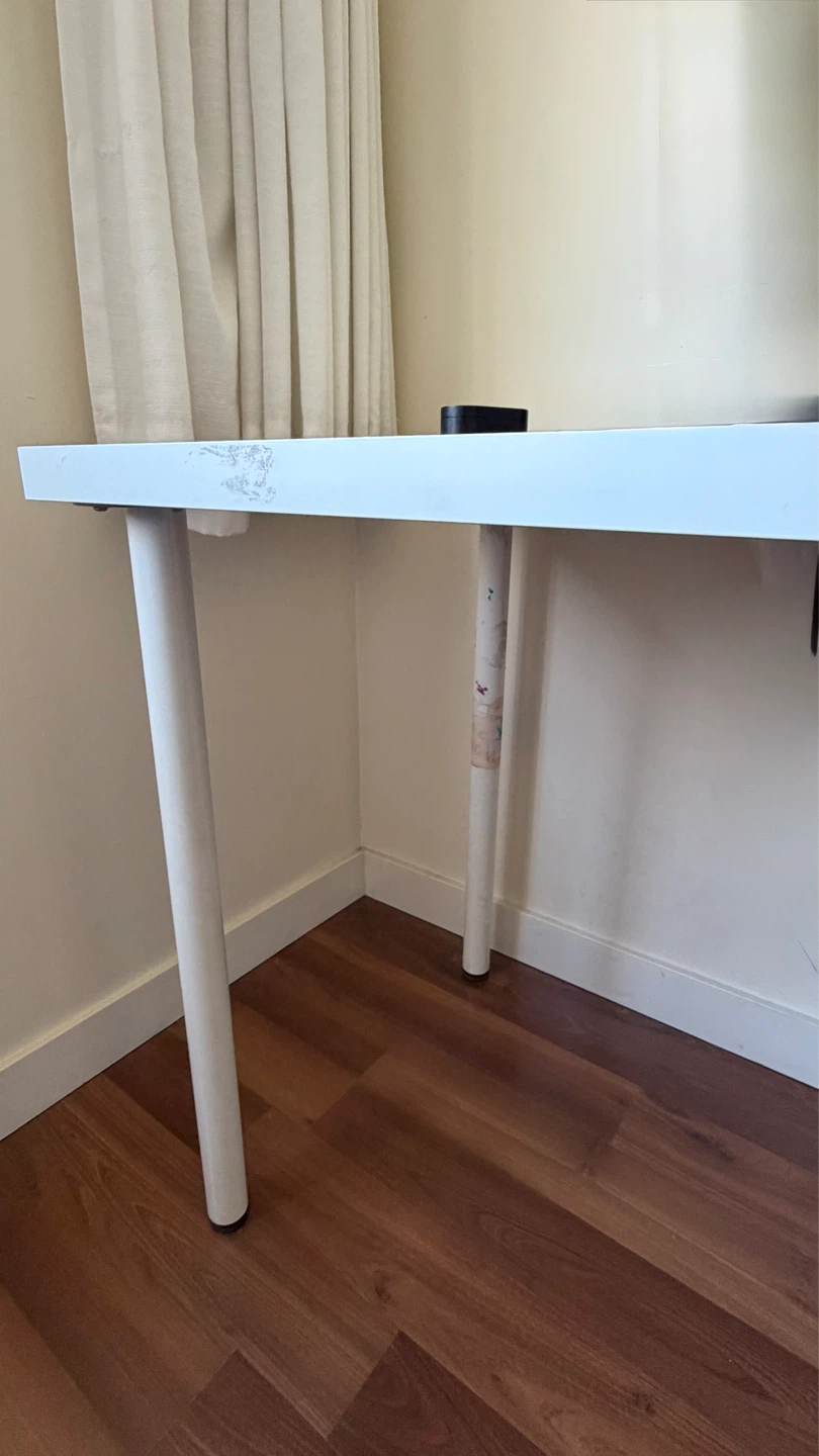 White IKEA Desk - 100cm x 60cm - photo 4