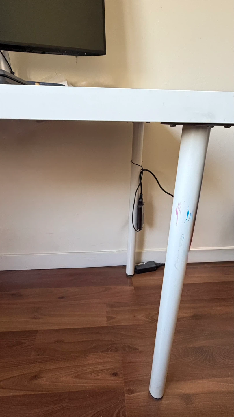 White IKEA Desk - 100cm x 60cm - photo 5