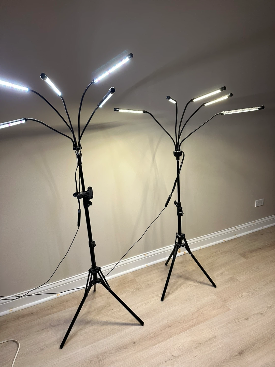 5 head adjustable led grow light. - photo 2