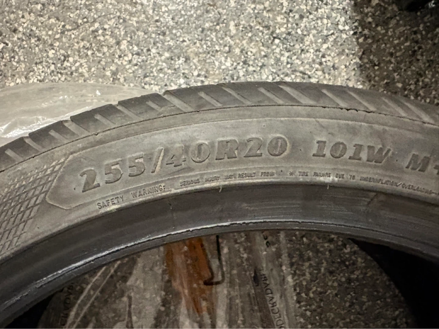 3x Goodyear Eagle Touring All Season tires 255/40R20