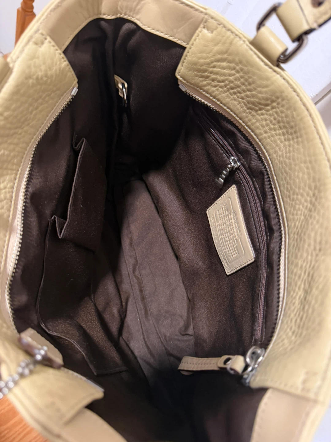 New Coach Light Yellow Leather Tote Bag - photo 3