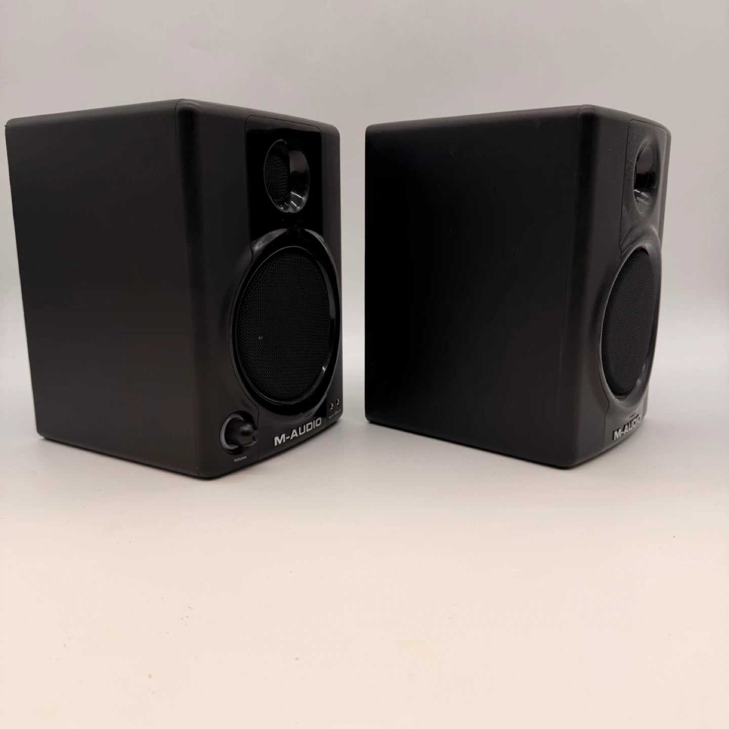 M-Audio Studiophile AV 30 Powered Speakers - photo 2