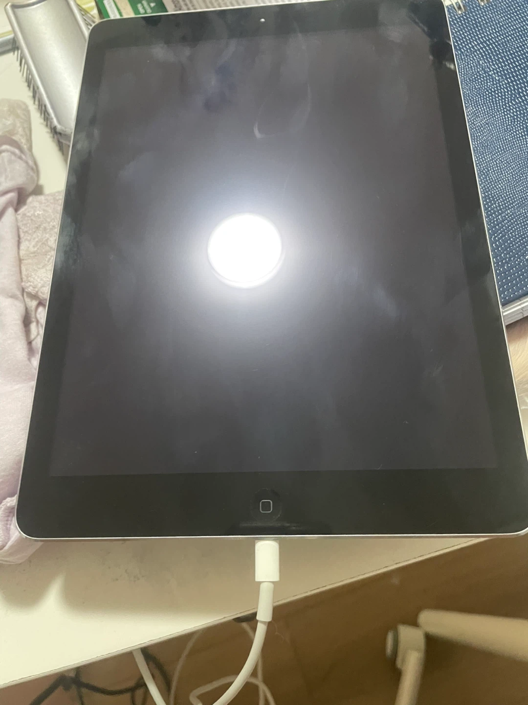 OLD apple ipad - photo 2