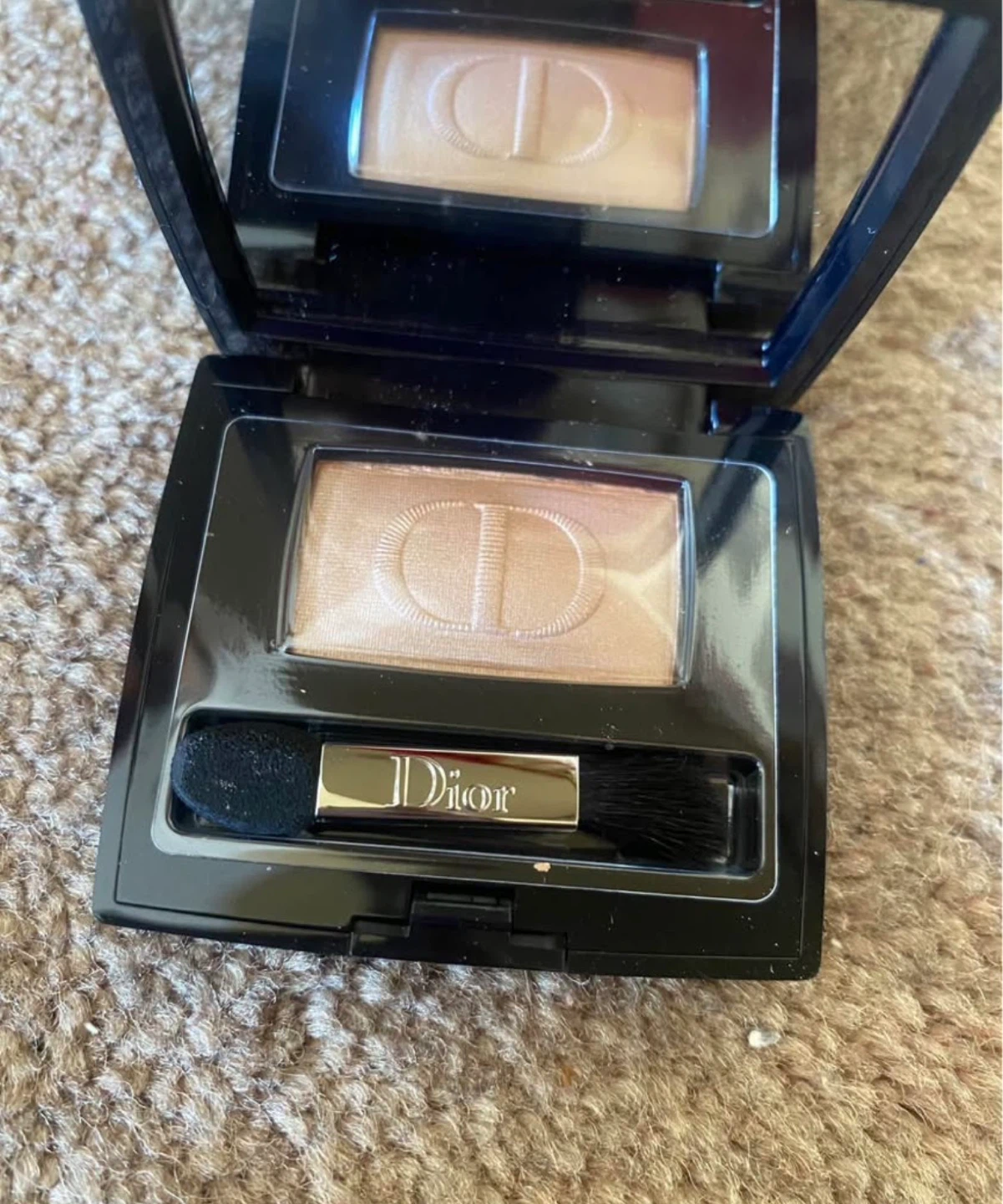 Dior mono eyeshadow in 530. Not used.