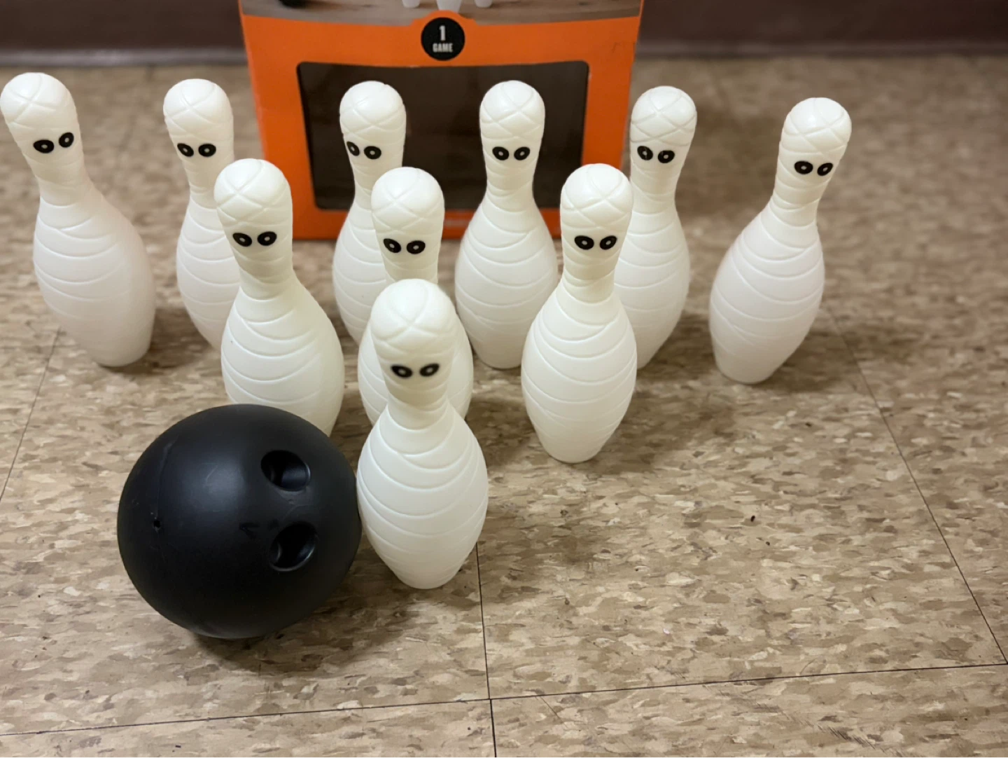 Hyde and Eek! Mummy Bowling Game - photo 2