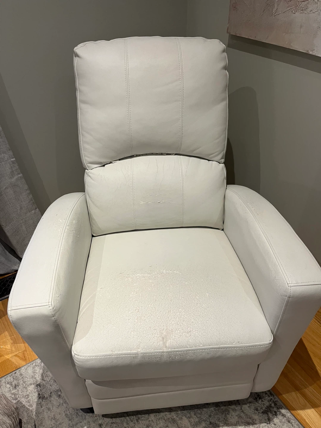 White recliner chair
