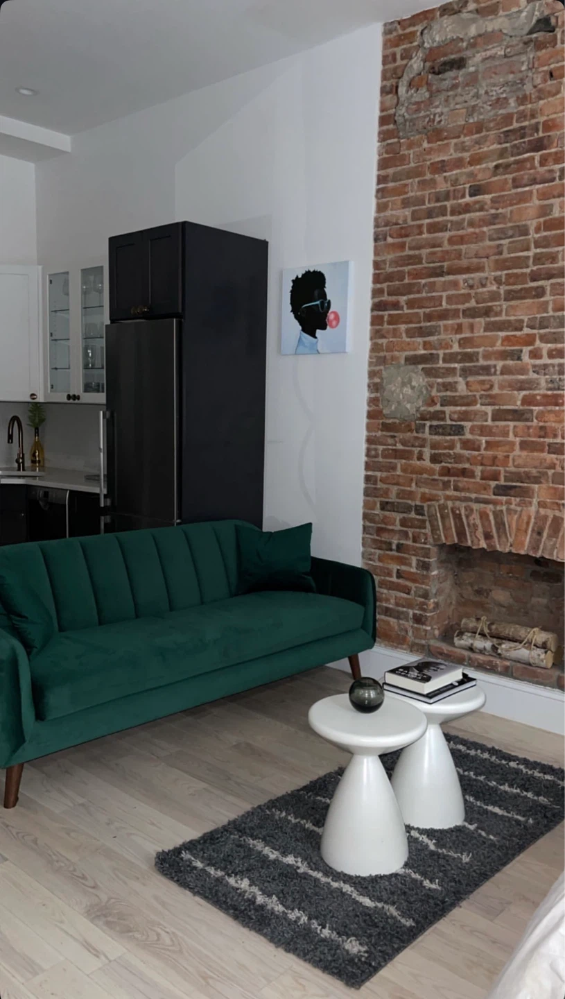 Emerald Green Velvet Sofa - photo 2