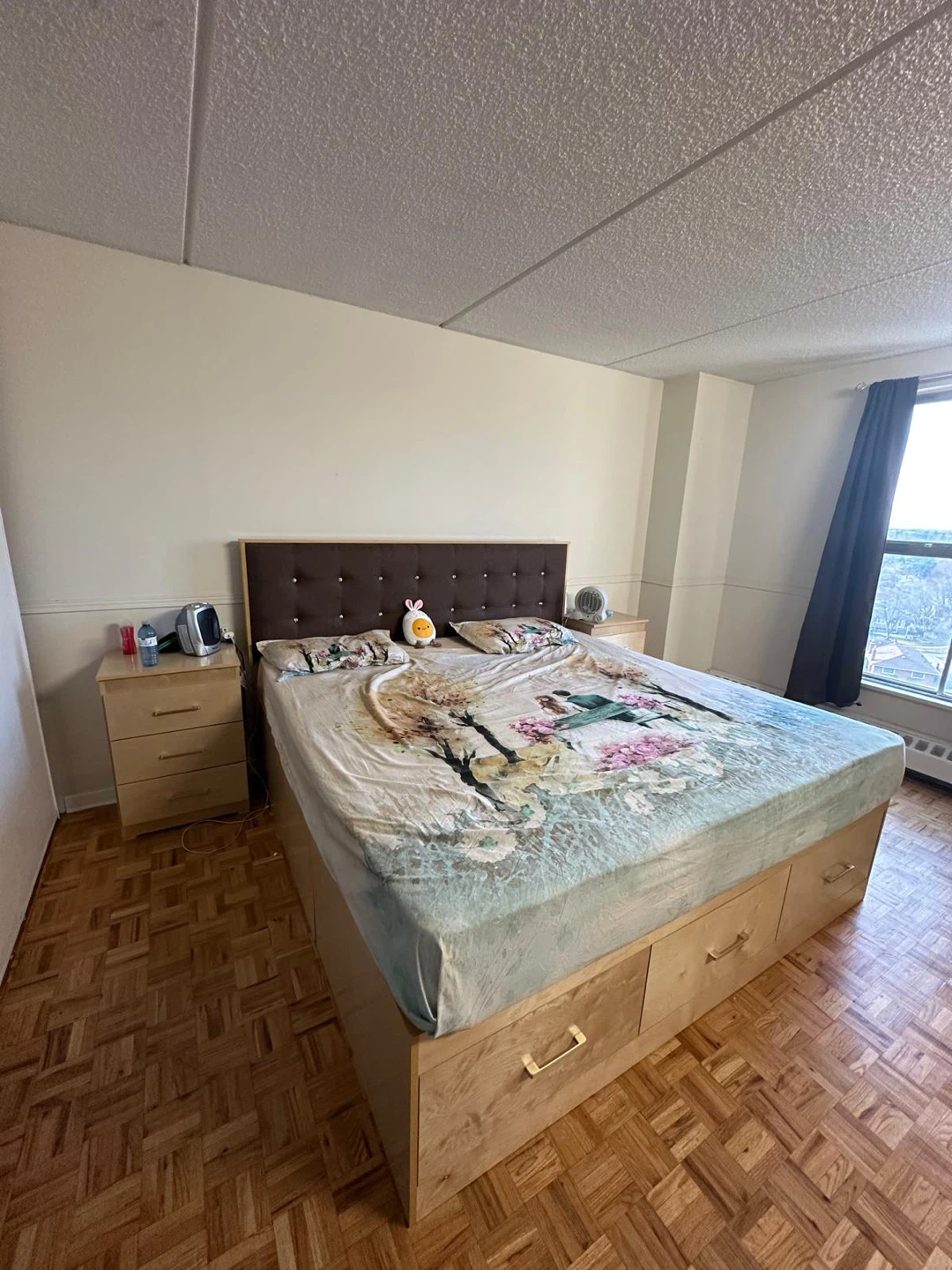 King  Storage Bed Frame with Tufted Headboard - photo 2