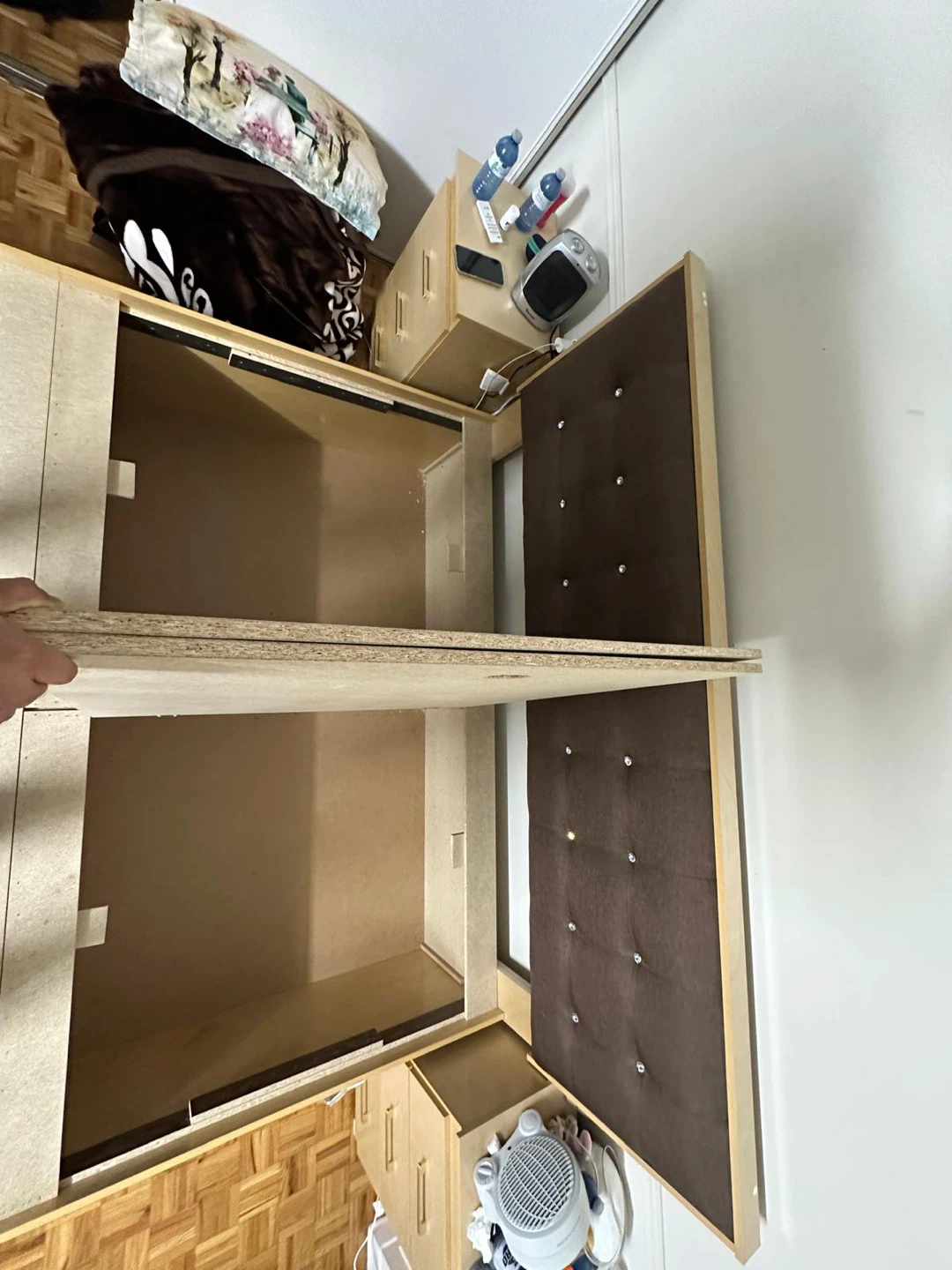 King  Storage Bed Frame with Tufted Headboard - photo 5