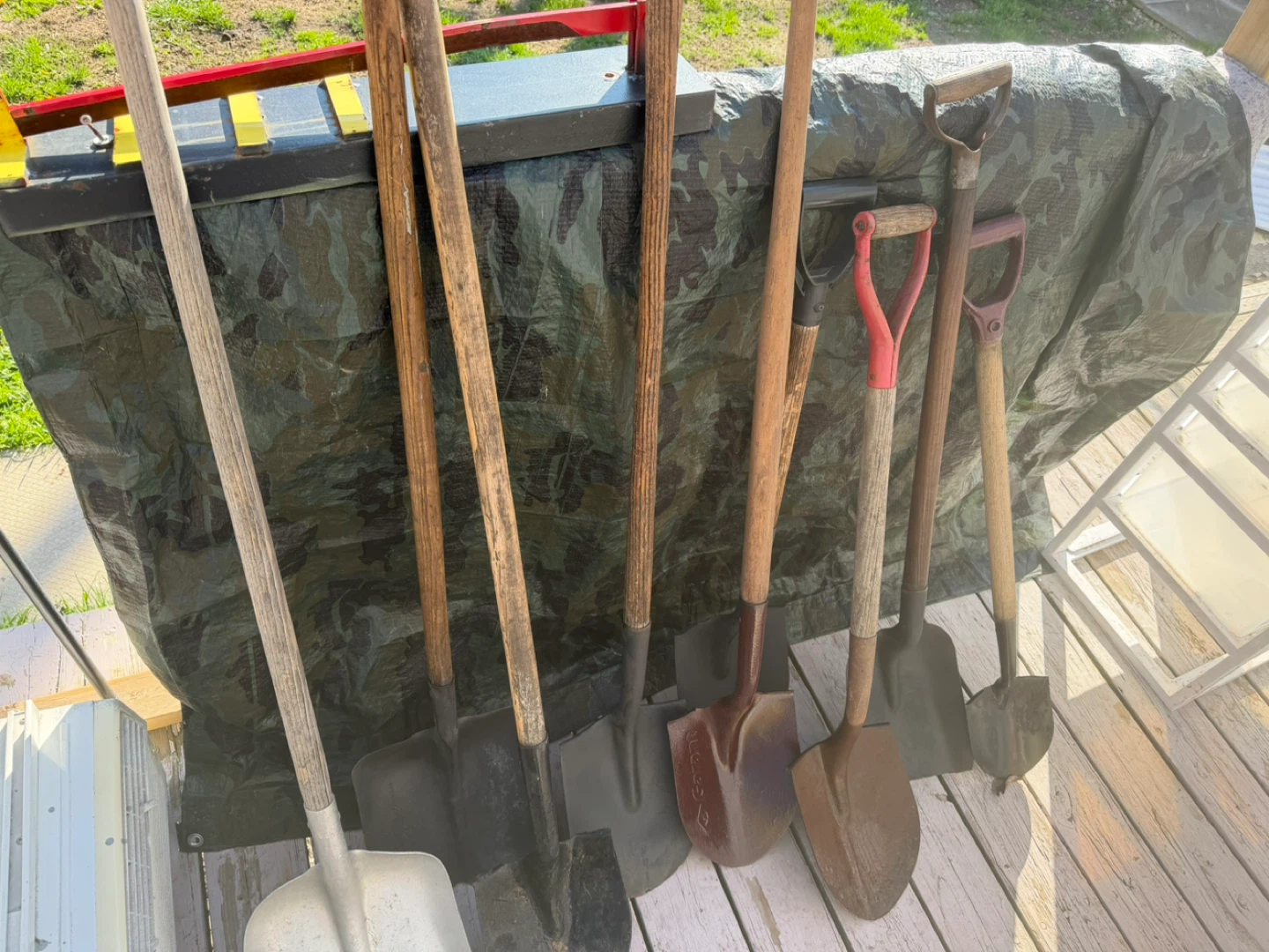 Lot of 8 Garden Shovels and Spades- 15$ each - photo 4