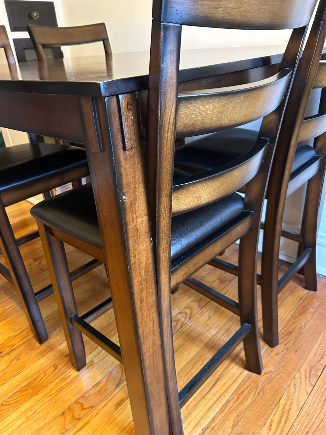 Dark Wood Dining Table with 4 Black Stools - photo 2