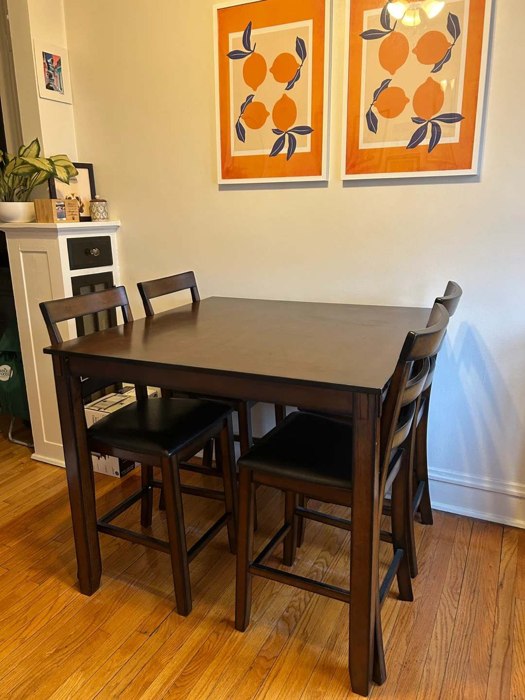 Dark Wood Dining Table with 4 Black Stools