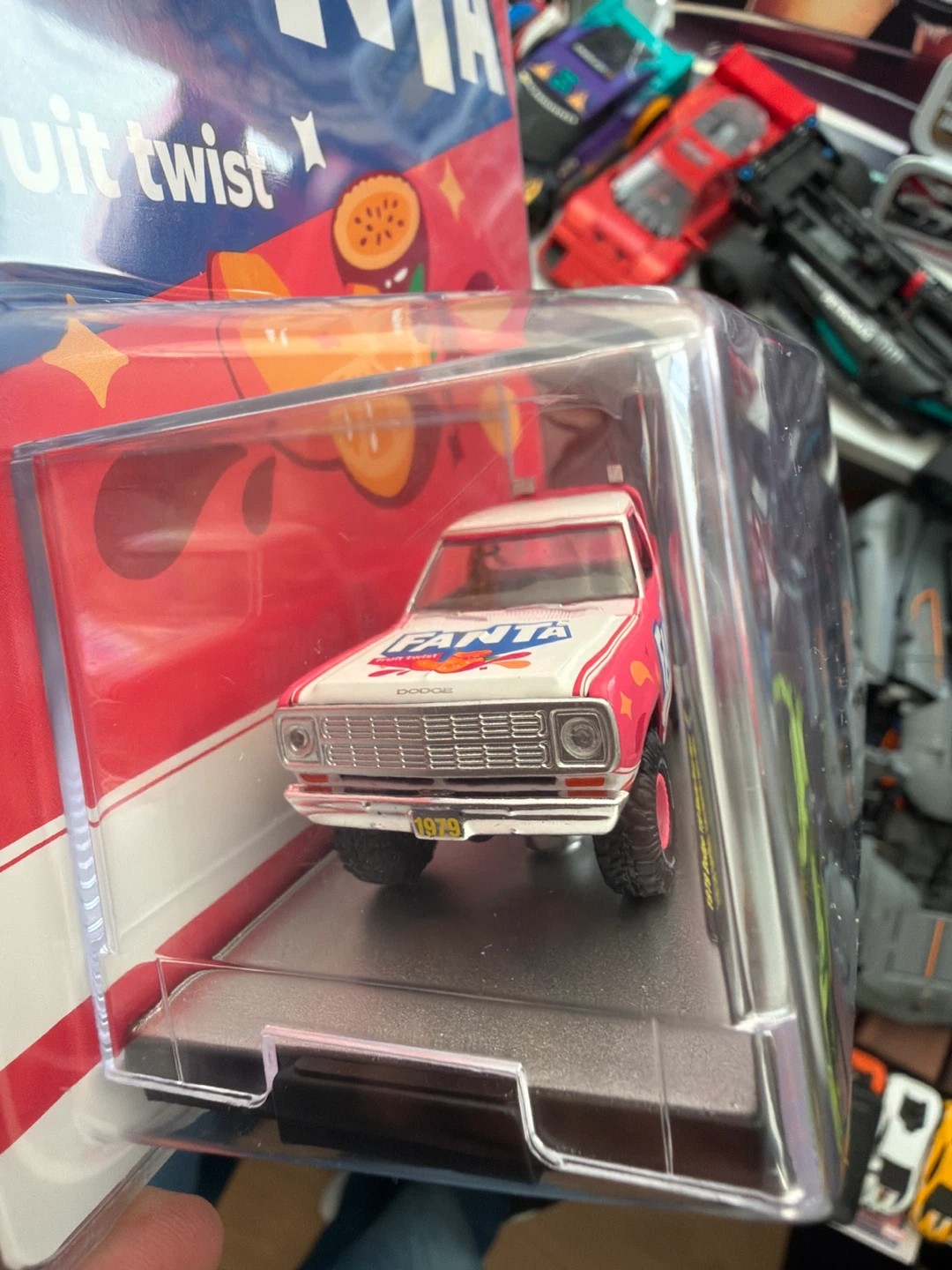 M2 Machines 1979 Dodge Fanta Fruit Twist - photo 3