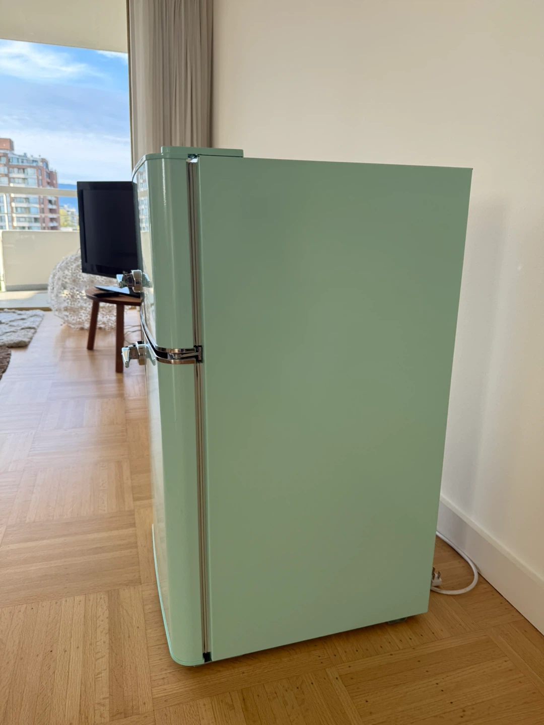 Insignia Retro Mini Fridge - Teal - photo 5