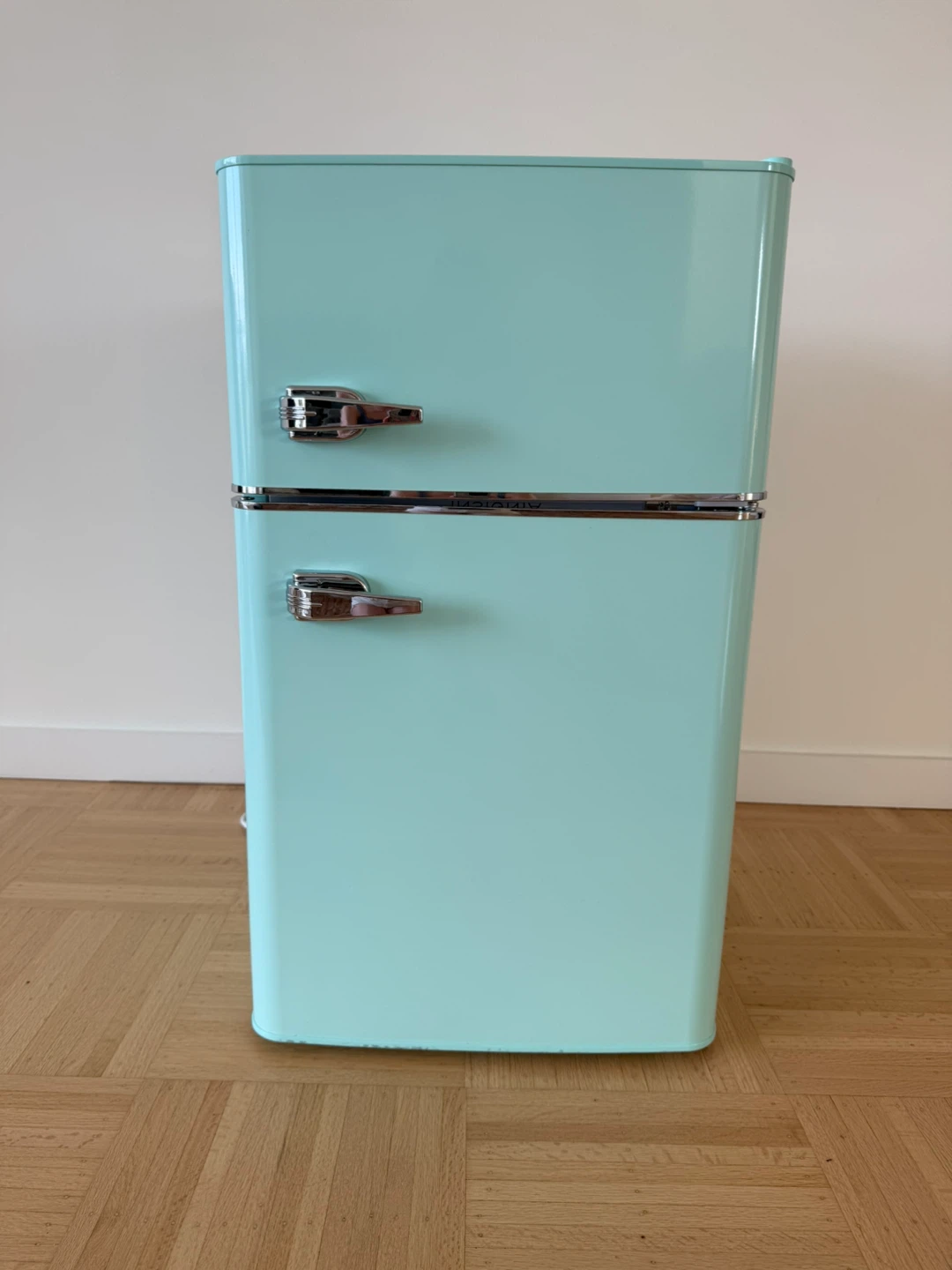 Insignia Retro Mini Fridge - Teal