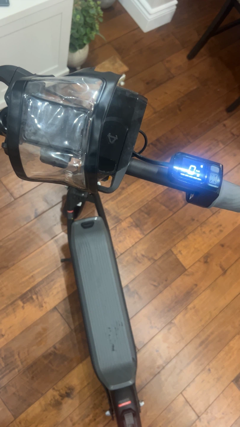 NIU KQI 100 Electric Scooter - photo 2