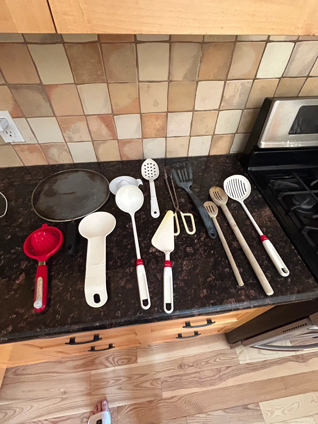 Kitchen Utensil Set with Griddle