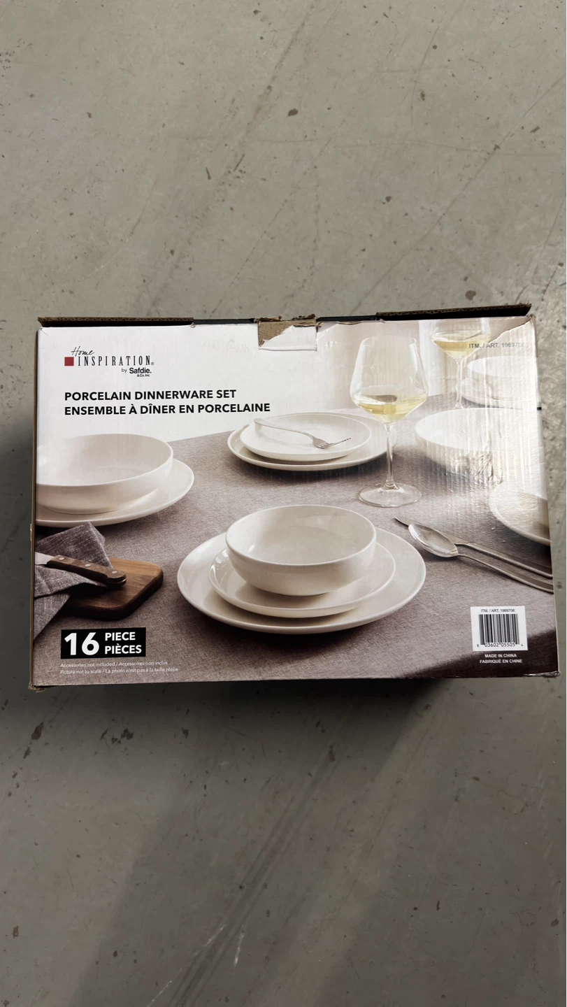 Home Inspiration by Safdie 16 Piece Porcelain Dinnerware Set
