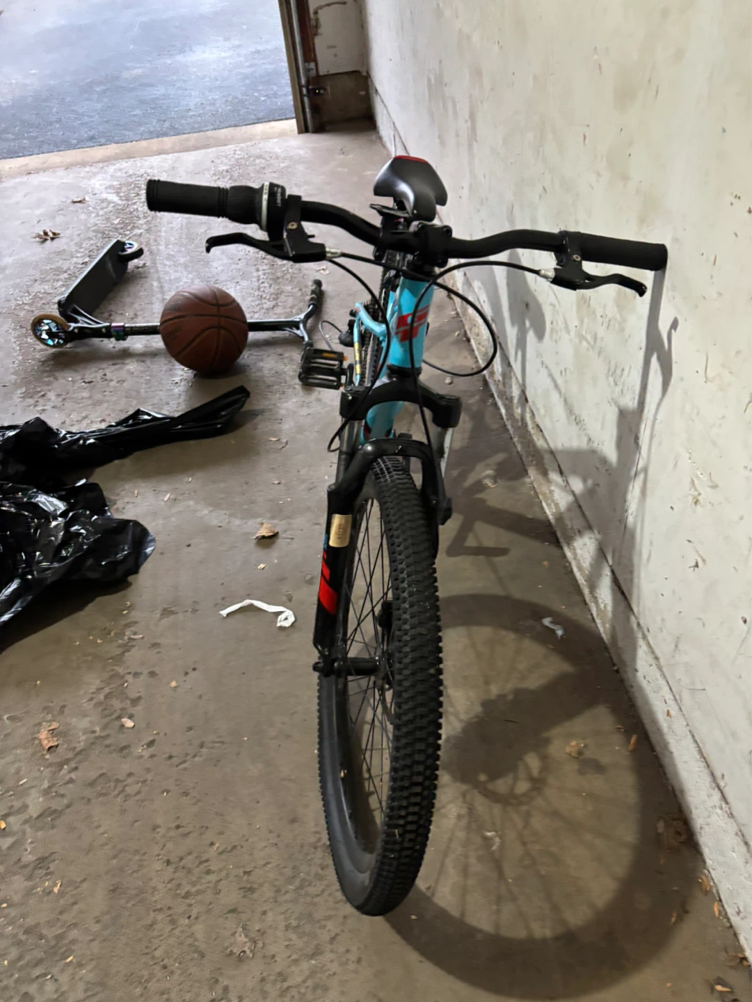 GT Stomper 24" Kids Mountain Bike - photo 3