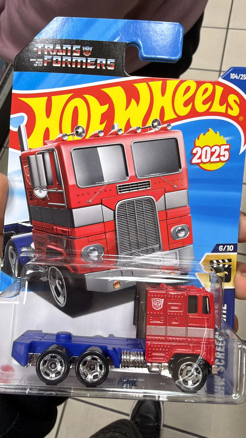 Hot Wheels Transformers Optimus Prime 2025