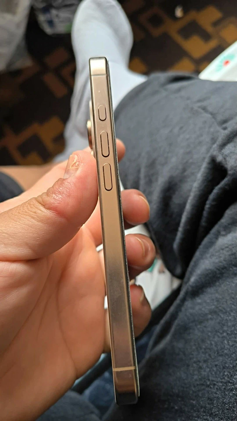 Apple iPhone 16 pro y hermaientas - photo 2
