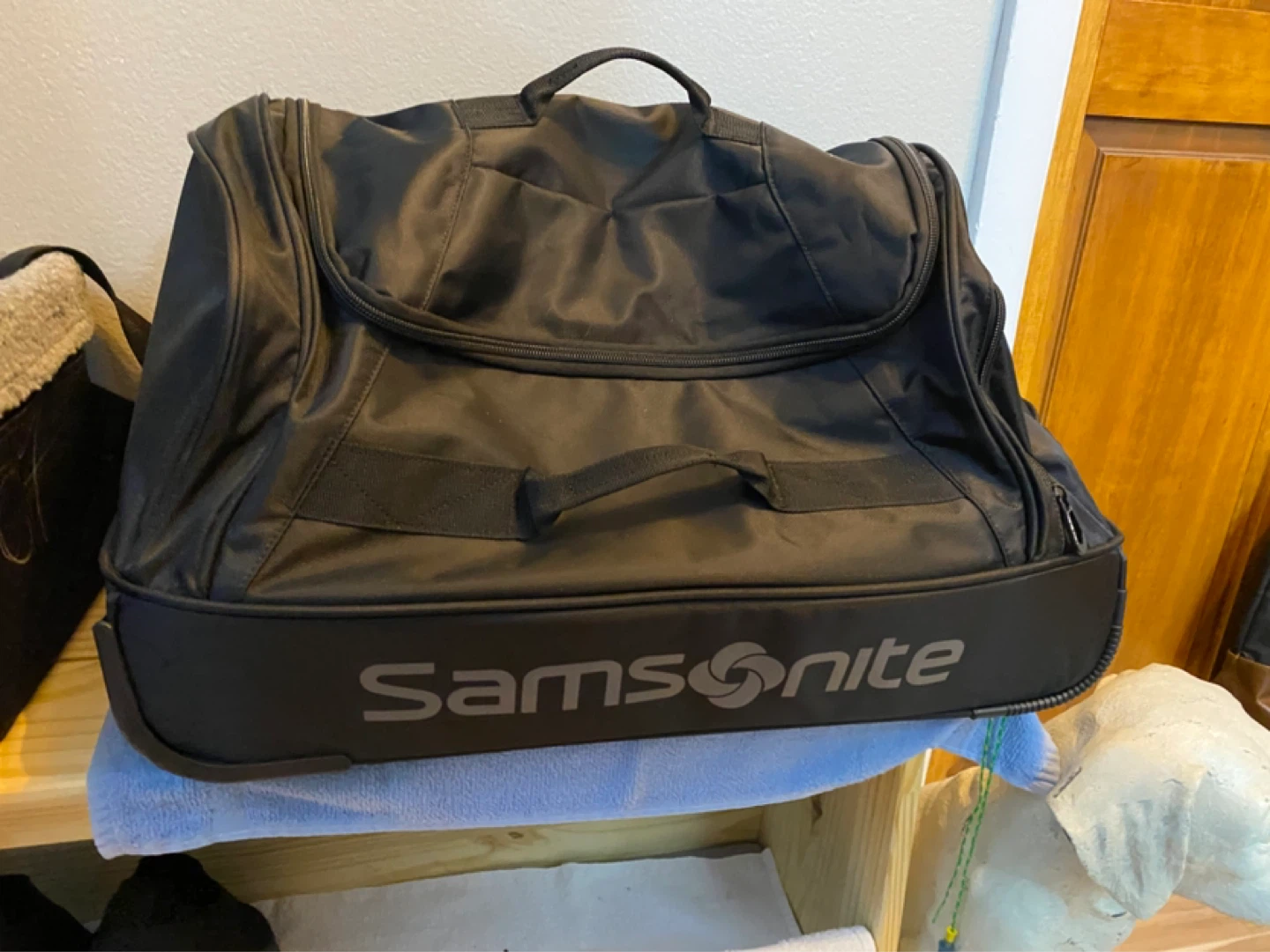 Samsonite duffle bag/travel bag