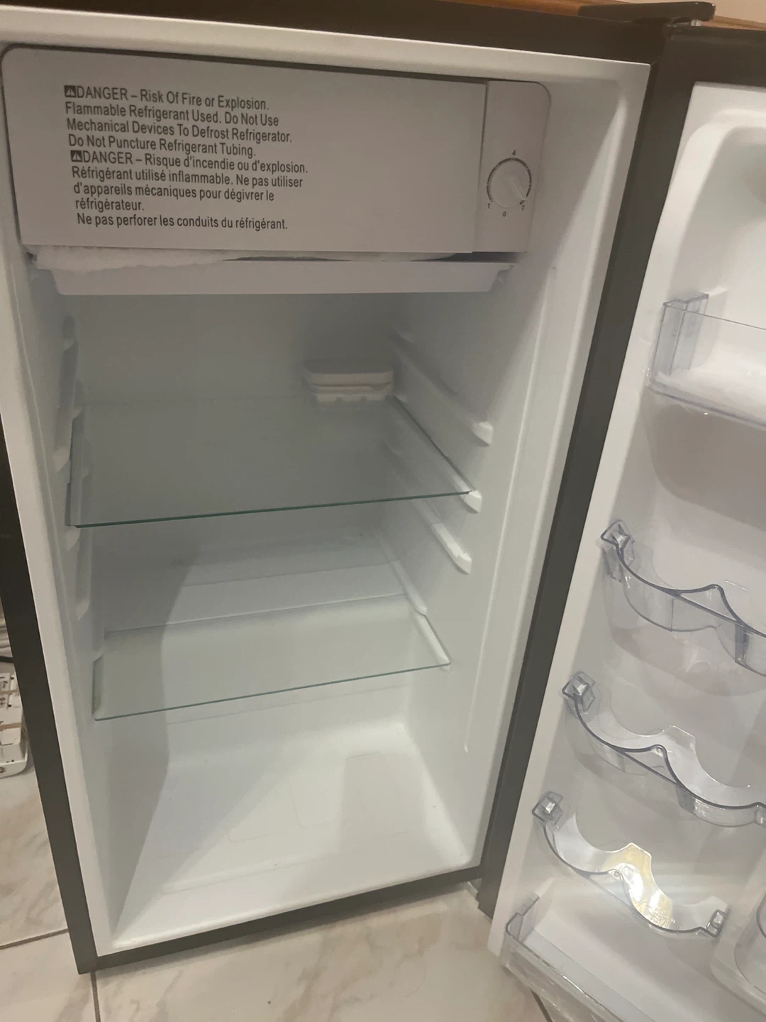 Hamilton Beach Mini Fridge - photo 3