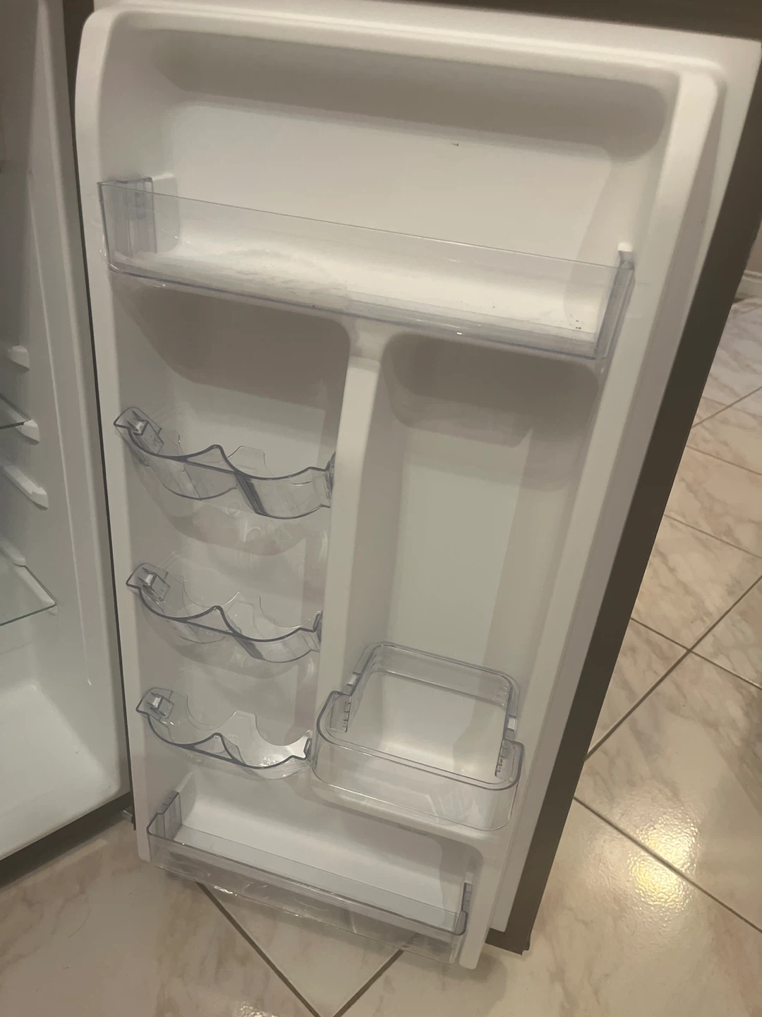 Hamilton Beach Mini Fridge - photo 4